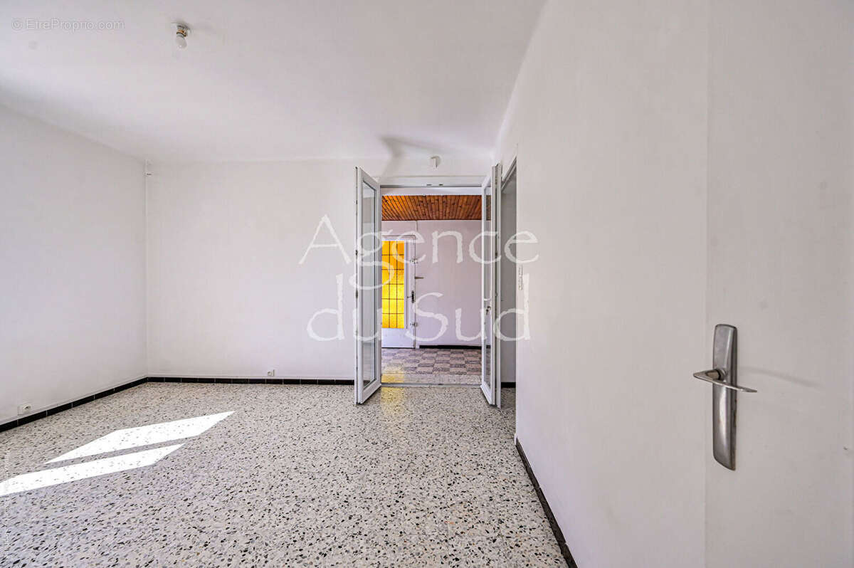Exclusivité - Appartement Fuveau 3 pièces 71 m² avec studio de 18m² - photo 5