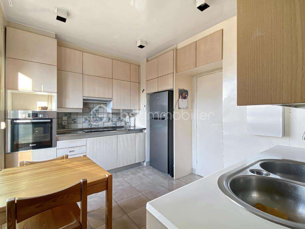 Appartement à VILLE-D'AVRAY