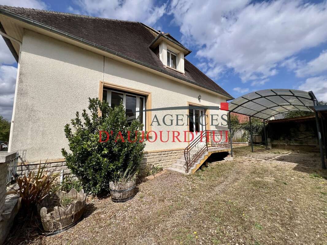 Maison à VILLERS-BOCAGE