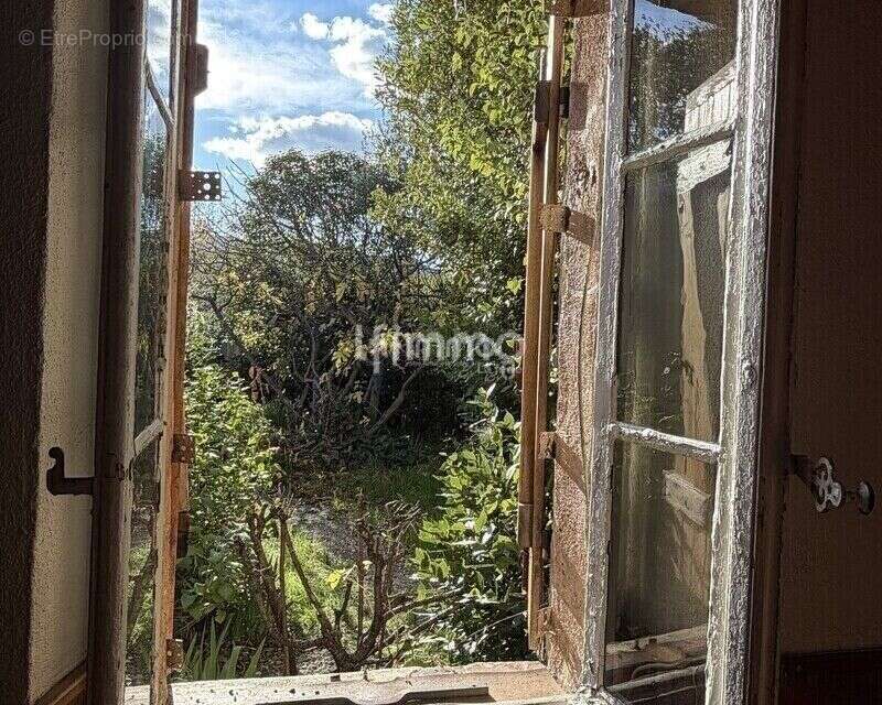 Maison de 101m2 à rénover sur sa parcelle de 500m2 - St Menet 13 - photo 17