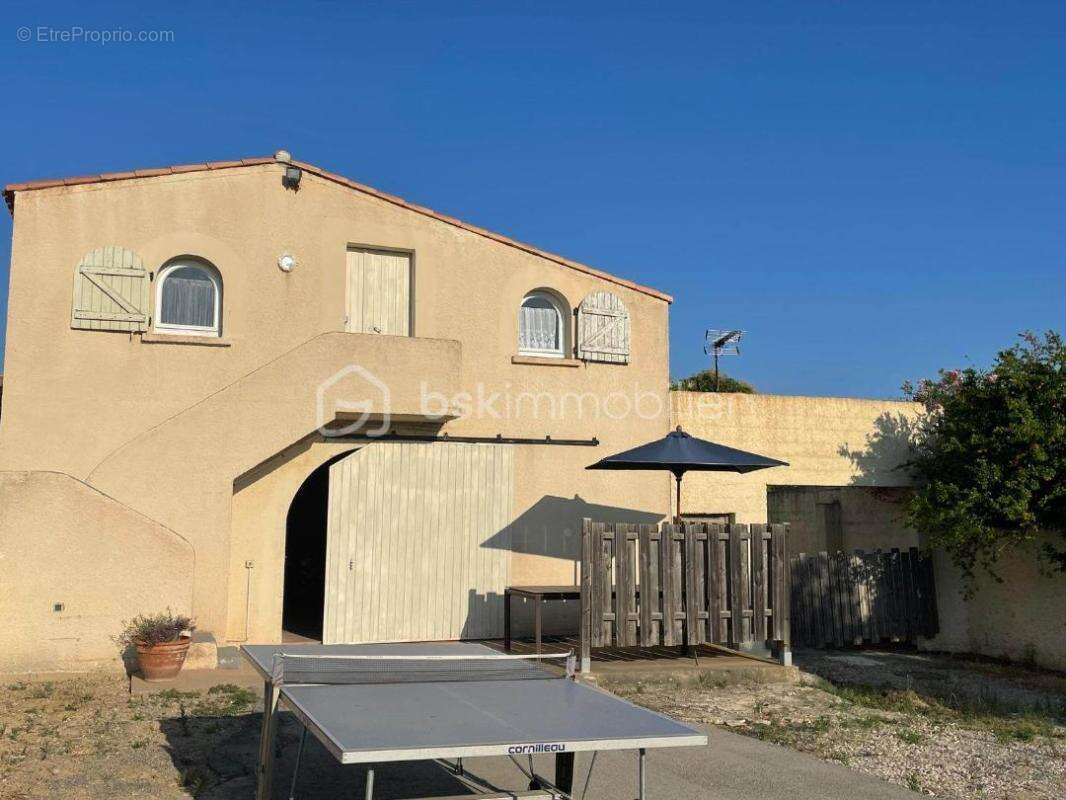 Maison à VIC-LA-GARDIOLE