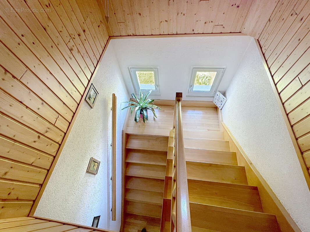 Maison à MONTBOUTON