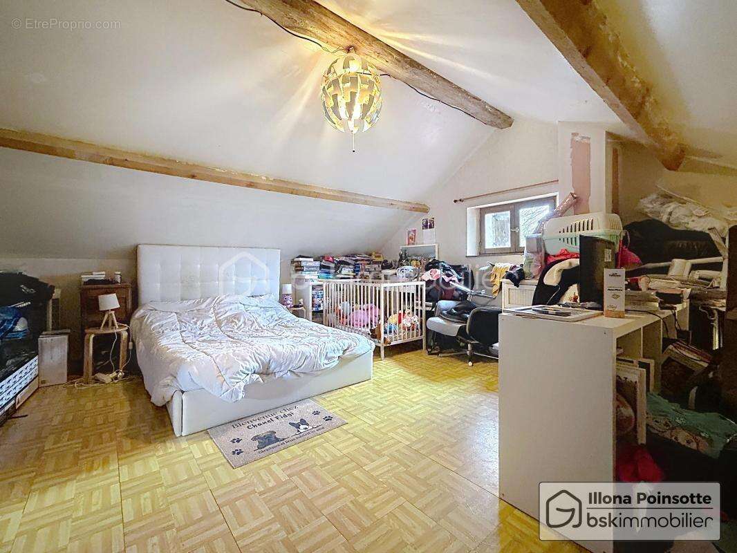 Maison avec terrasse, jardin et garage - photo 4