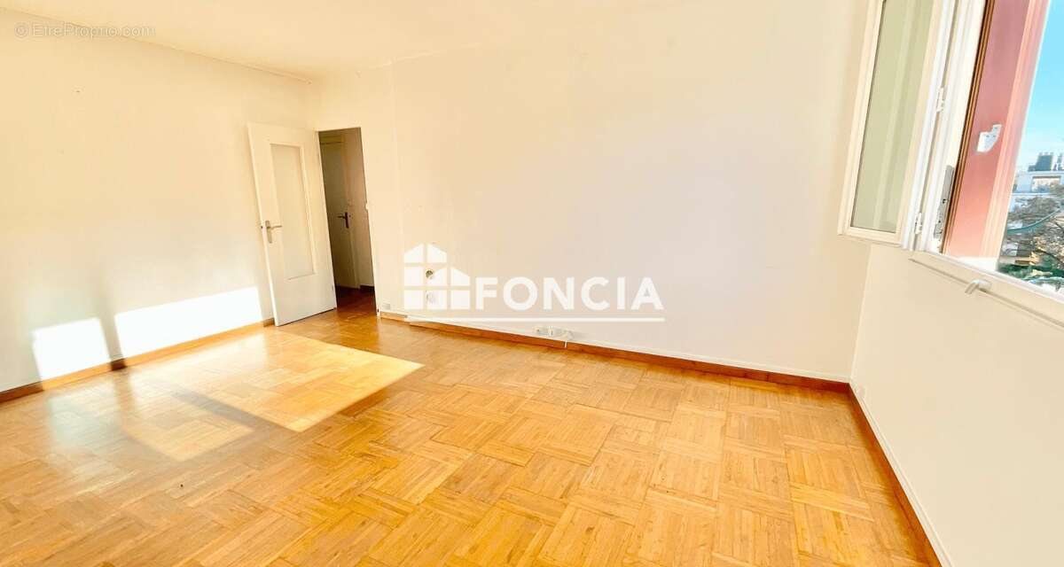 Appartement à LE PLESSIS-ROBINSON