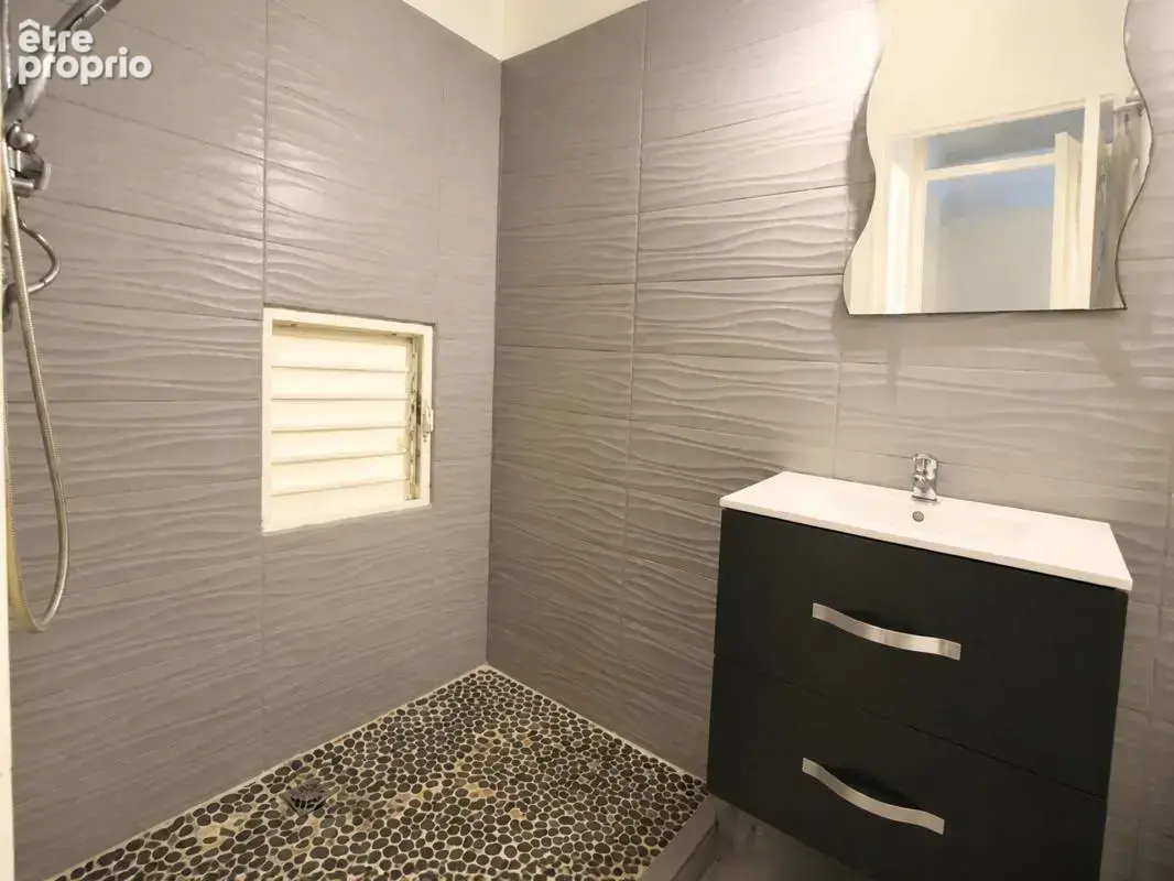 A vendre : appartement t3 au moule (97160) - photo 7