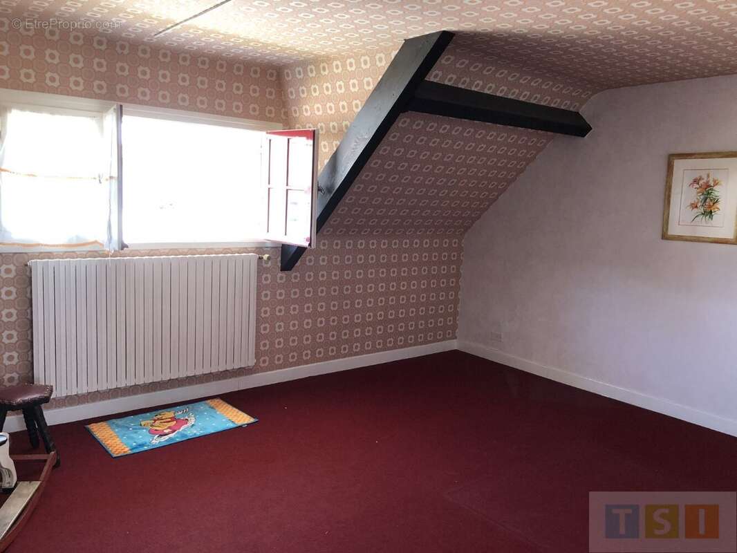Maison Familiale sur terrain de 1413 m² - photo 8