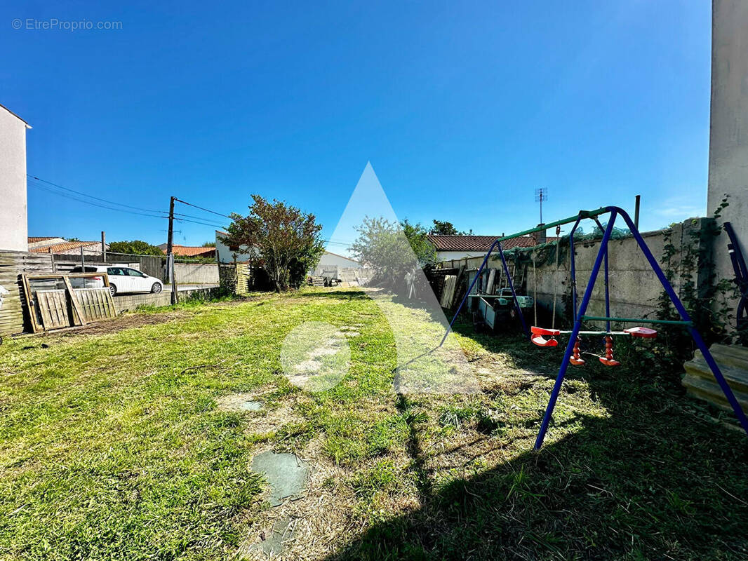 Terrain à BOURCEFRANC-LE-CHAPUS