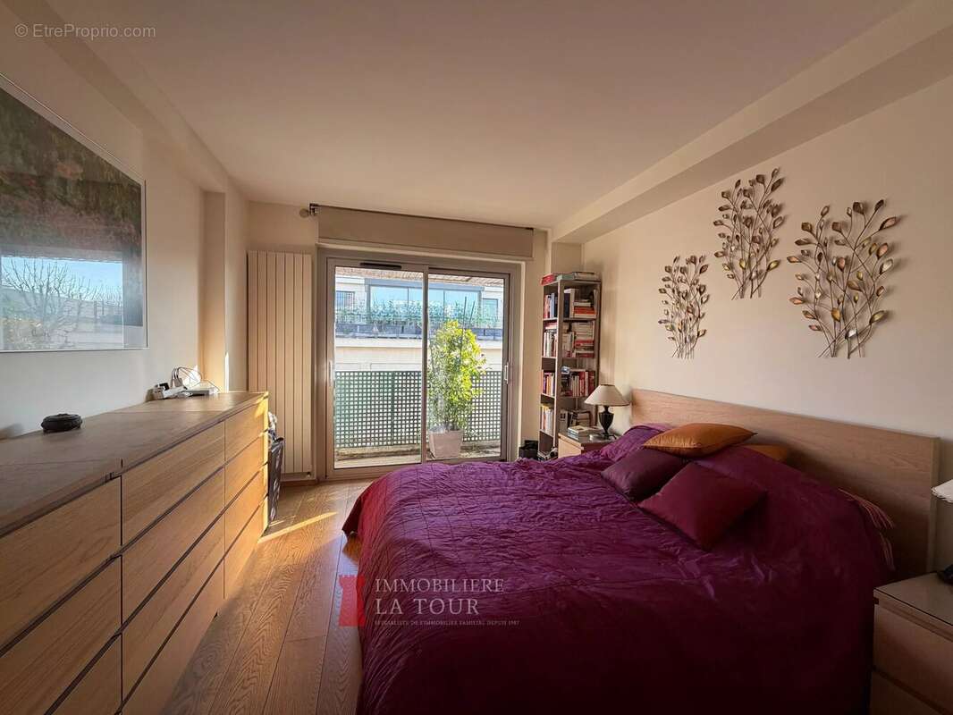 Appartement à NEUILLY-SUR-SEINE