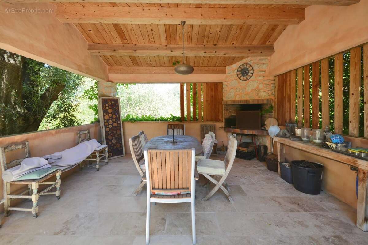 Maison à ROQUEFORT-LES-PINS
