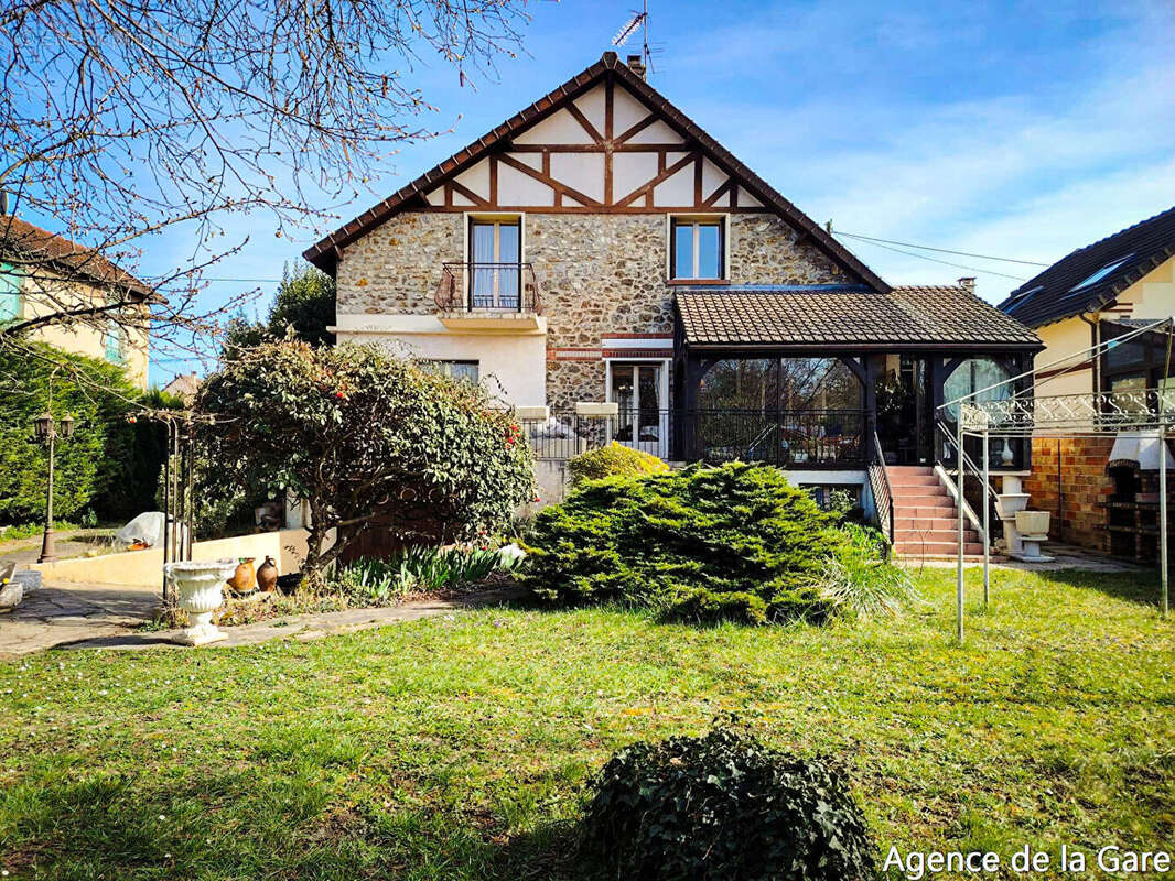 Maison à SARTROUVILLE