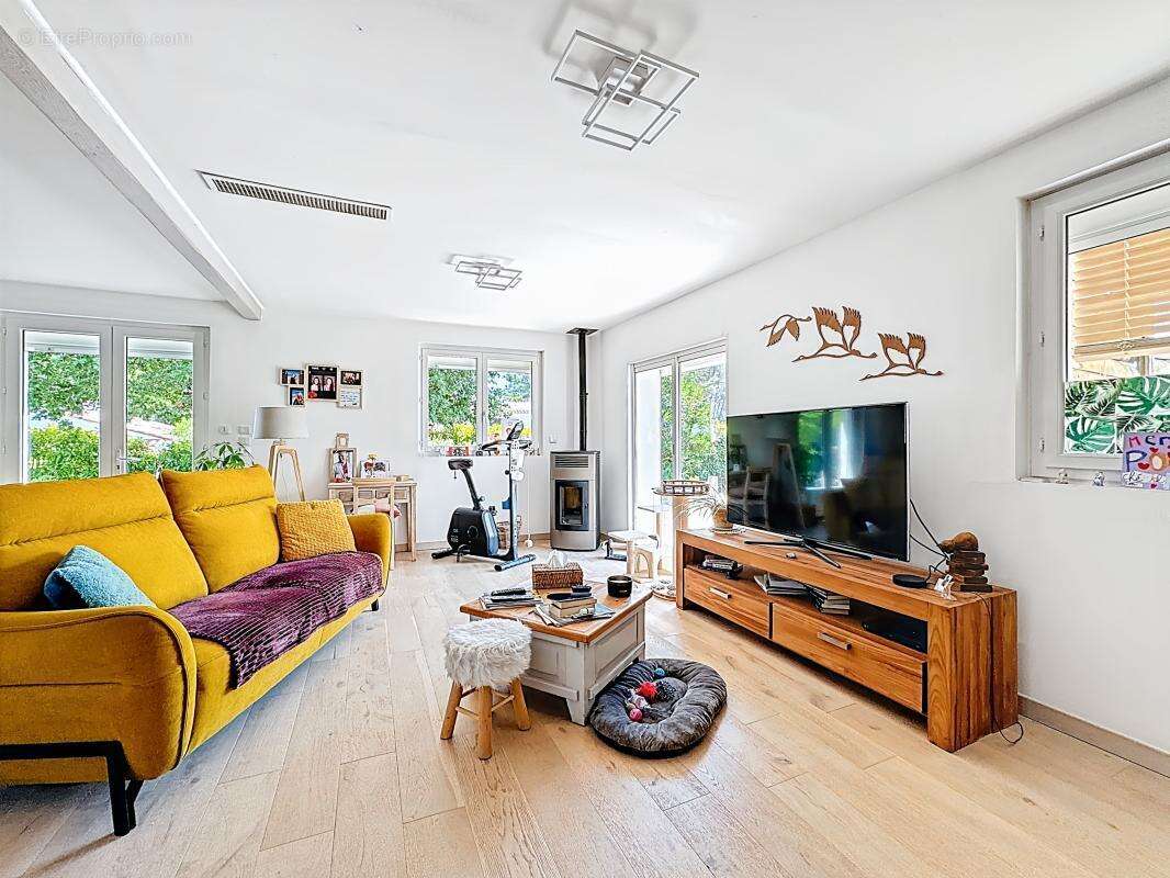 Maison à ROQUEBRUNE-SUR-ARGENS