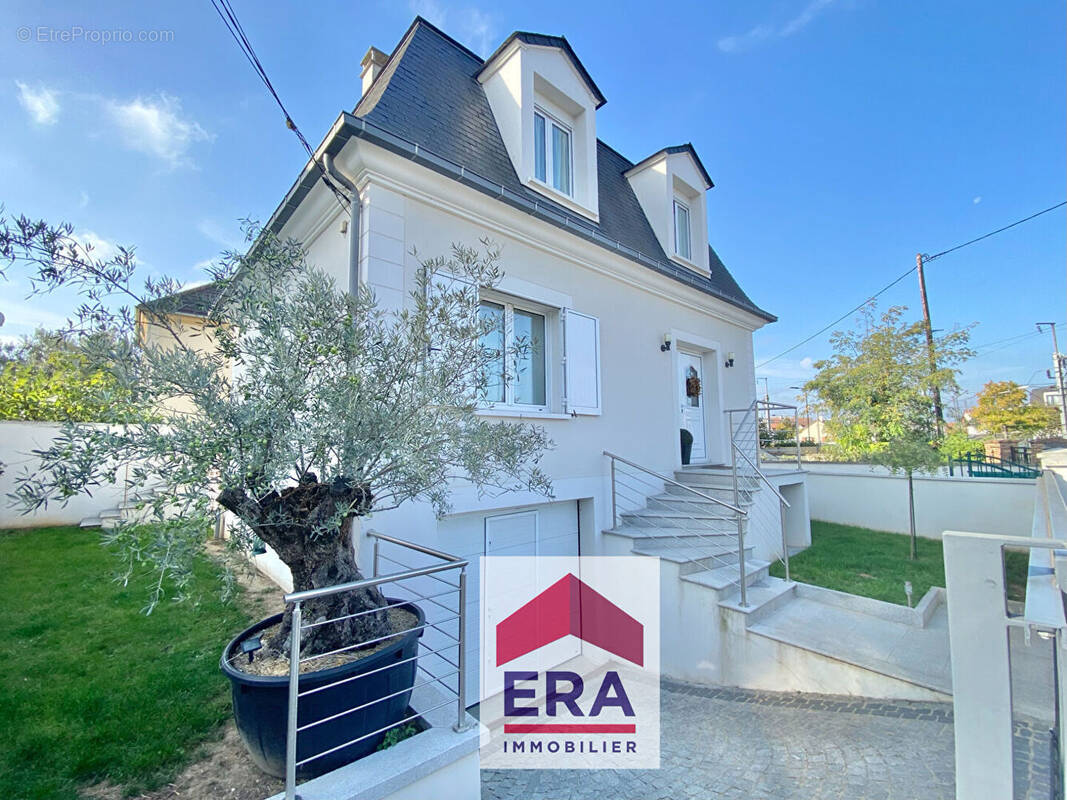 Maison à SARTROUVILLE