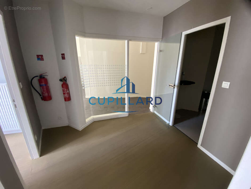 ROANNE BUREAUX 190m2 proche centre ville - photo 2