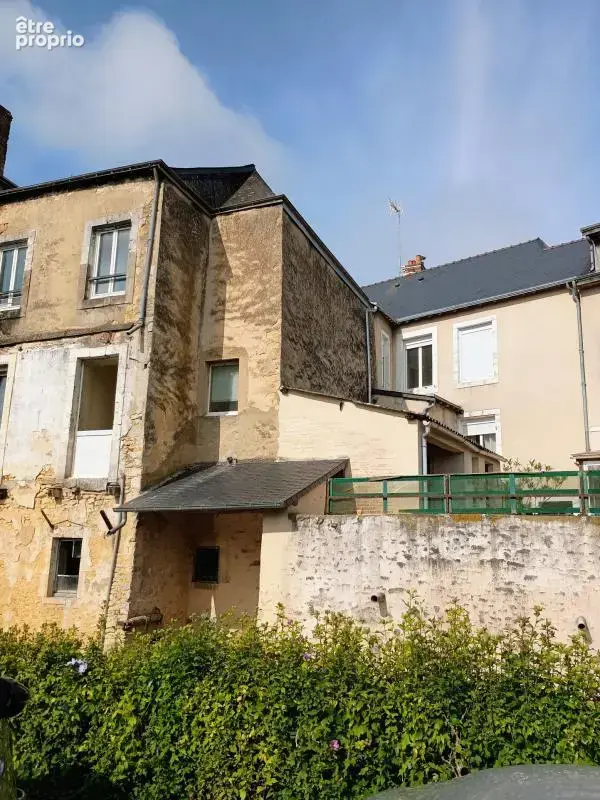 Immeuble commerce + logement à rénover et creer - photo 2