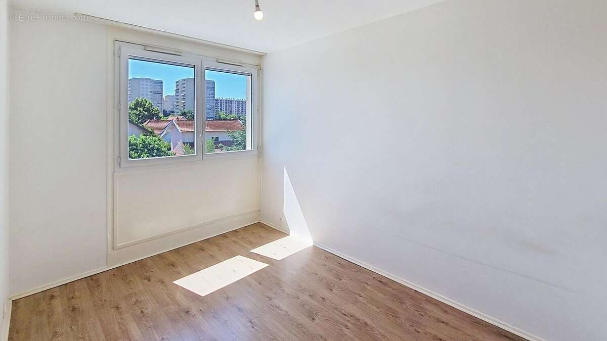 Photo 6 - Appartement à BRON