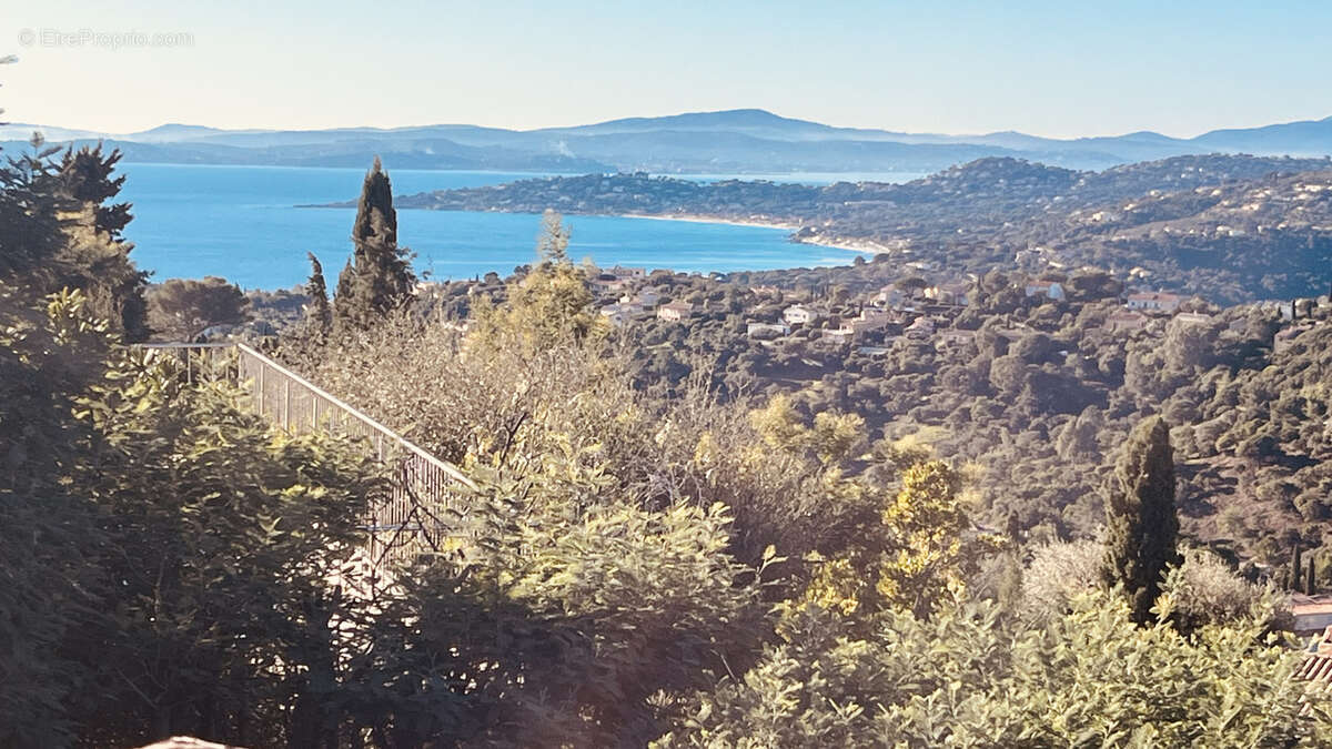 Maison à ROQUEBRUNE-SUR-ARGENS
