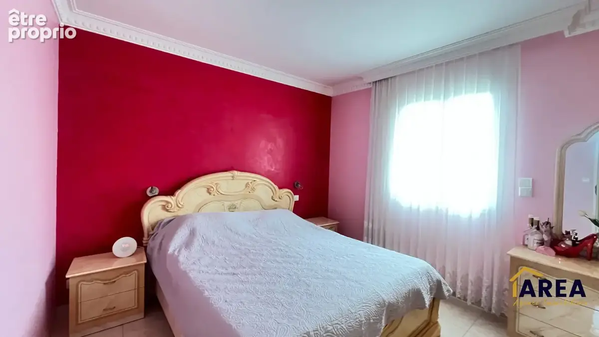Maison 176 m² habitables et 234 m² entrepôts sur 1132 m² terrain pierrelatte 26700 - photo 5