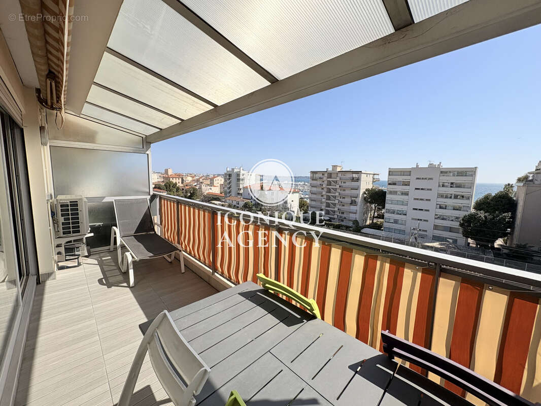 Appartement à VALLAURIS