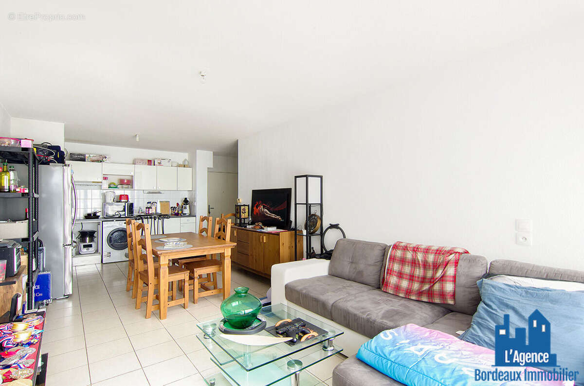 Appartement à VILLENAVE-D&#039;ORNON