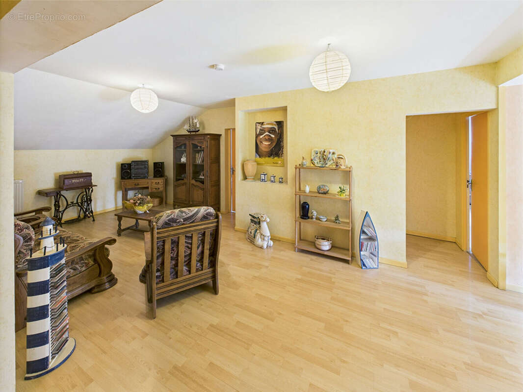 Maison à SAINT-ELOY-LES-MINES