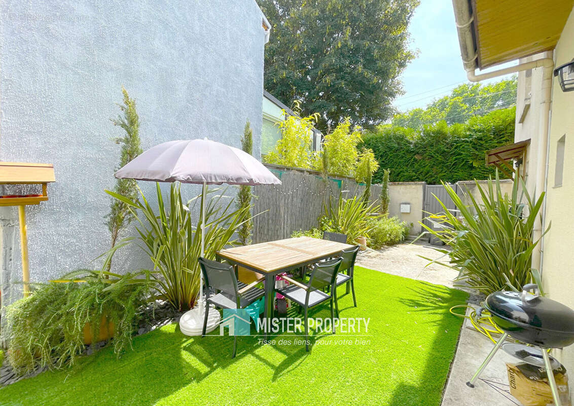 Maison à SARTROUVILLE