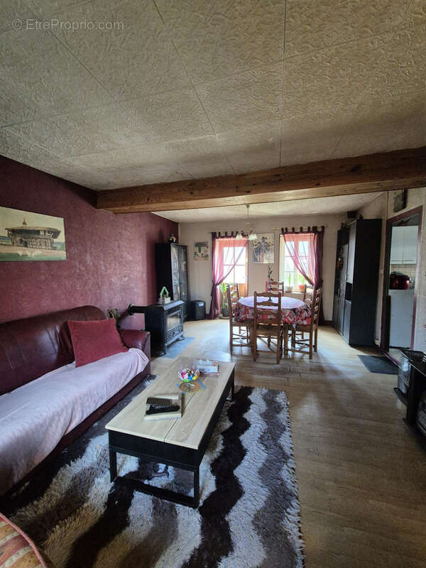 Maison à PONT-DE-VEYLE