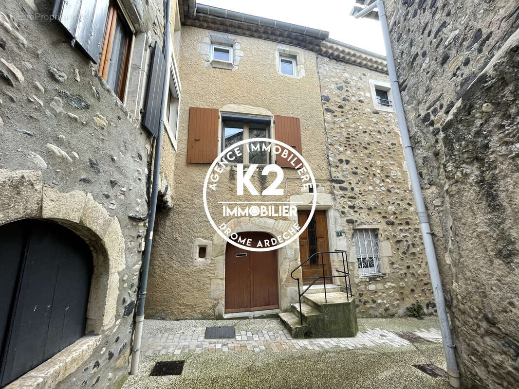 Maison à MEYSSE