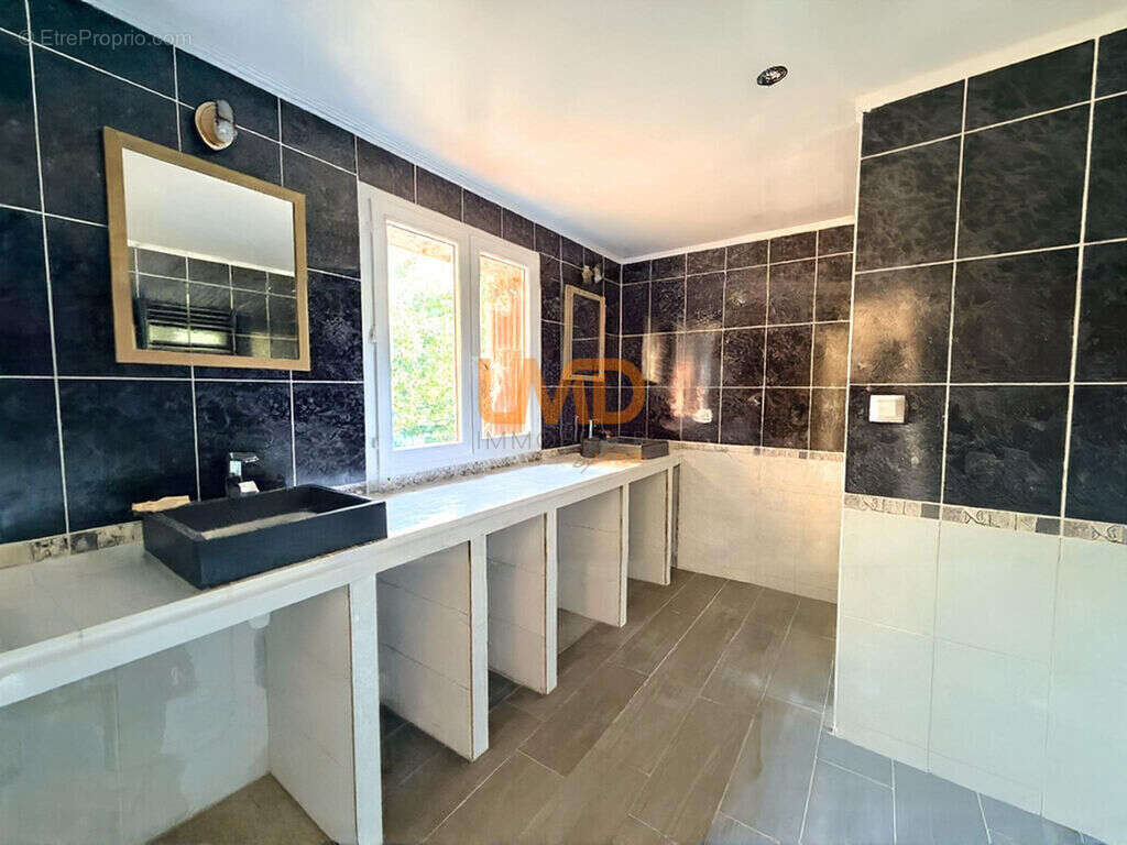 Callas Var – Maison 4 chambres, 1917 M² et beau potentiel - photo 16