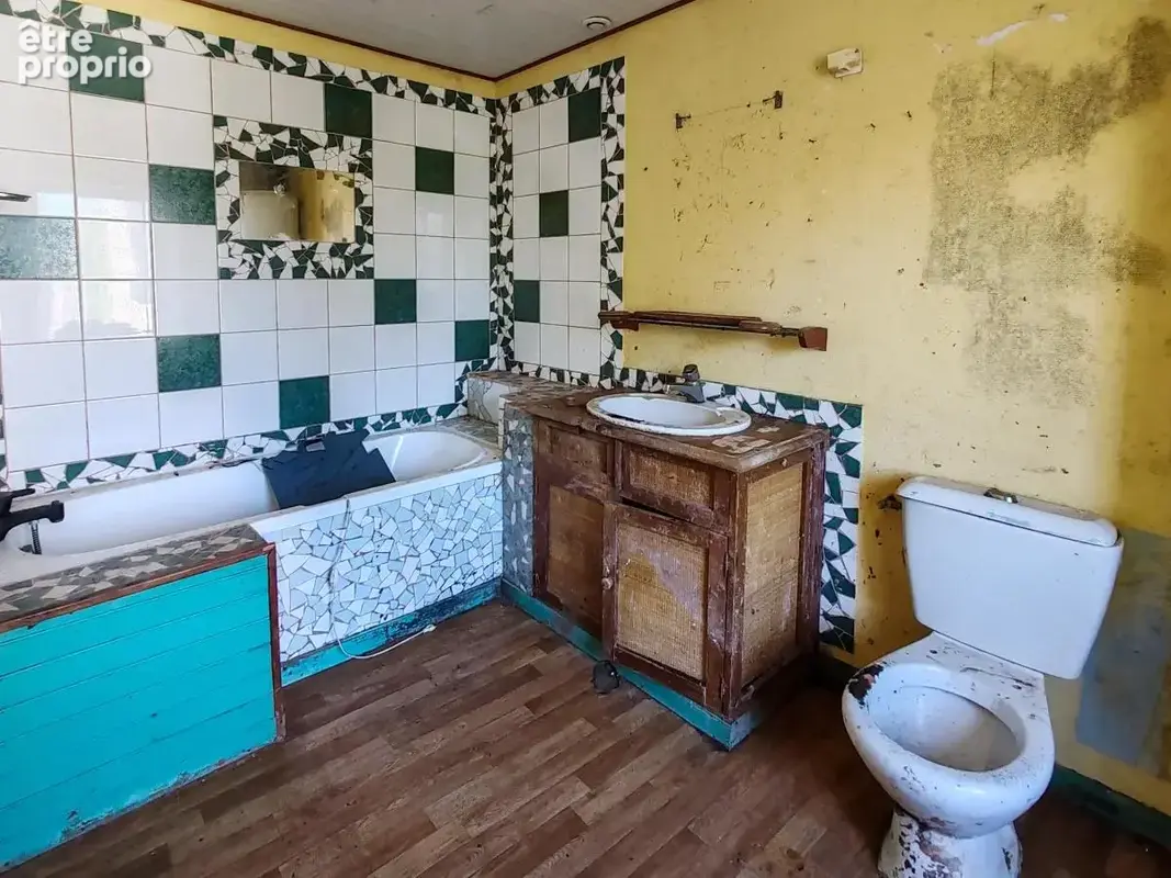 Maison 40 m² à Le Cloitre-Saint-Thegonnec  - photo 8
