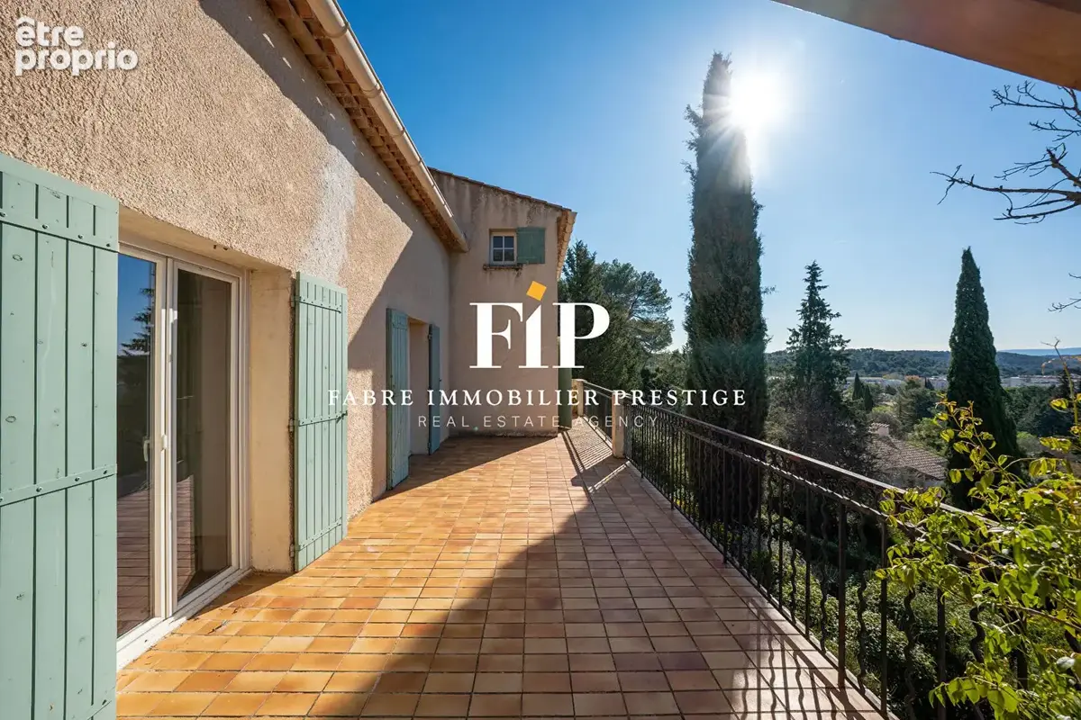 À 2 km du centre d'Aix ? Maison 250 m² , 10 pièces, avec vue - photo 3