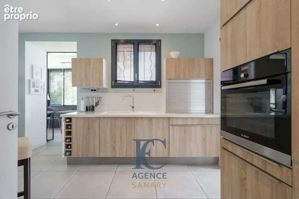 Maison d'architecte rénovée de 165 m2 habitables à 10 minutes à pied du centre-ville et des plages - photo 4