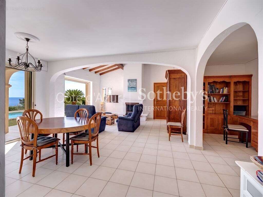 Maison à LES ISSAMBRES