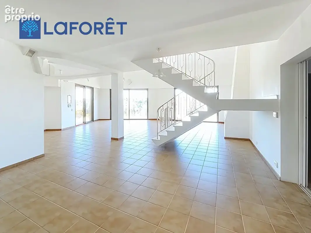 Maison Cagnes Sur Mer 10 pièce(s) 330m2 - photo 8