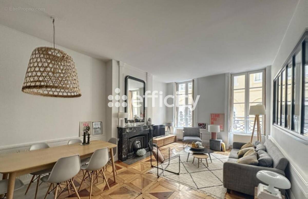 Appartement à LYON-6E
