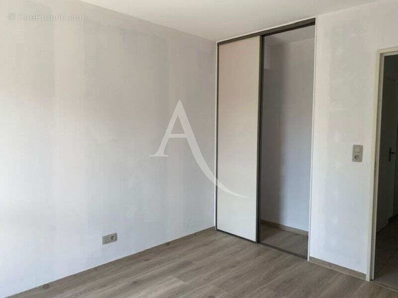Appartement à PERONNAS
