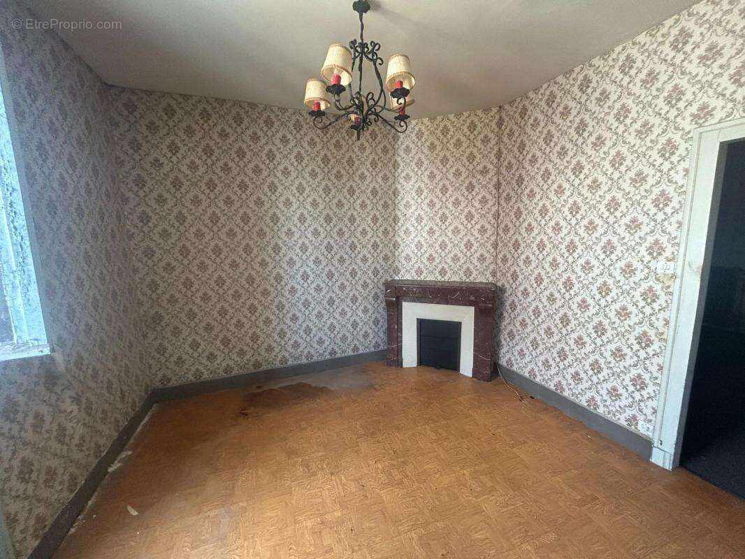 Maison à SAINT-MARCEL