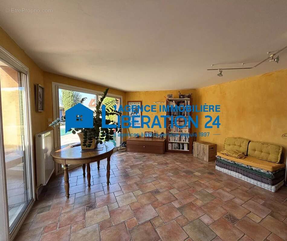 Maison familiale de 190 m² avec piscine, beaux volumes et cadre privilégié - photo 15
