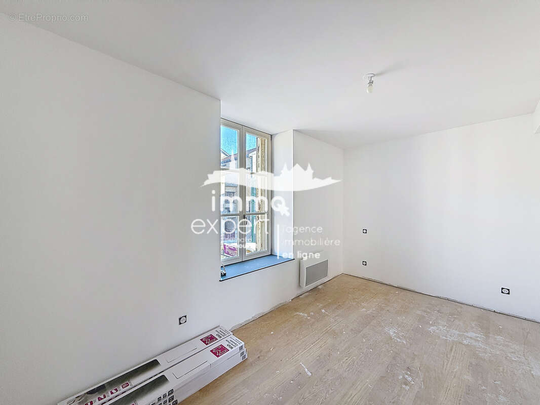 Appartement à MIRECOURT