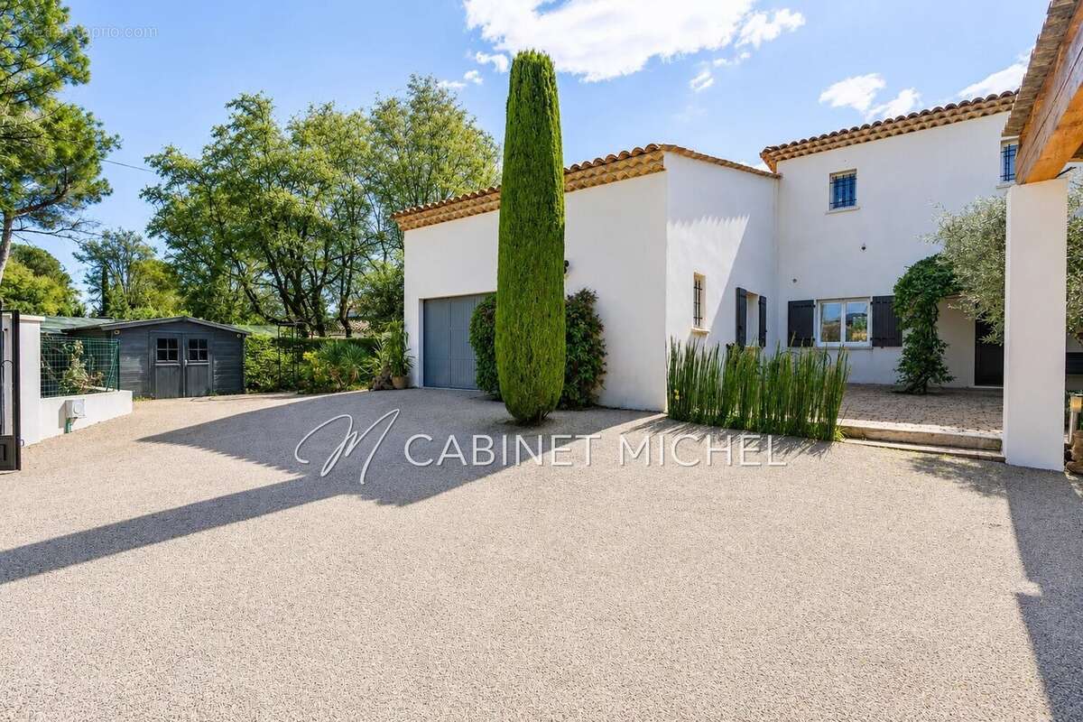 Maison à ROQUEFORT-LES-PINS