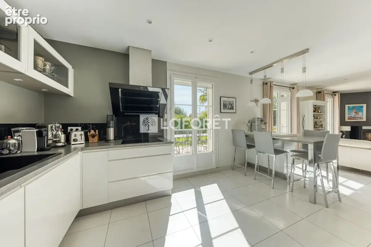 Maison Ozoir La Ferriere 10 pièce(s) 196.12 m2 - photo 6