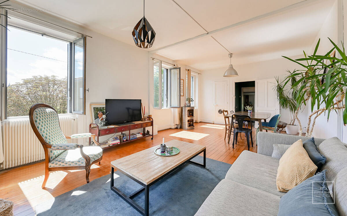 Maison à SAINT-CYR-AU-MONT-D'OR