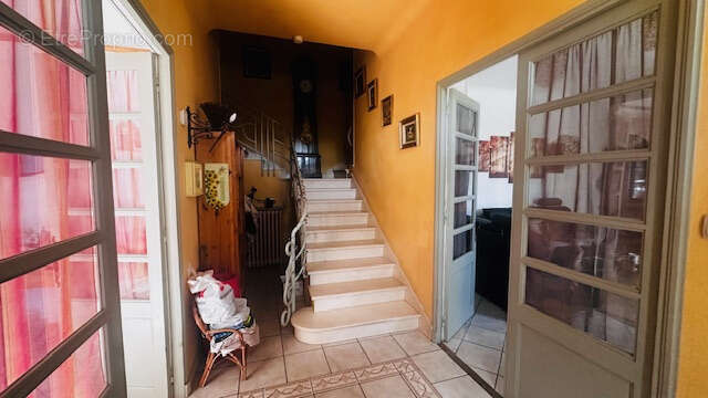 Maison à VIOLES