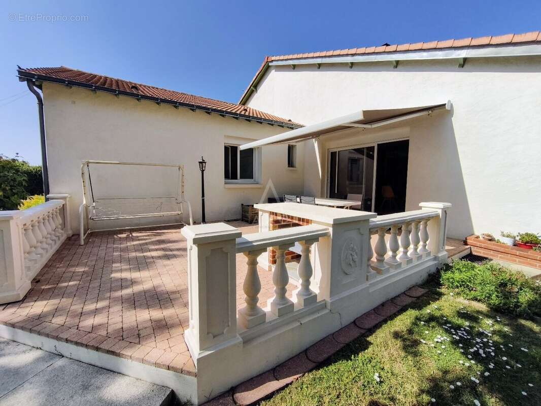 Maison à SAINT-QUENTIN-EN-MAUGES
