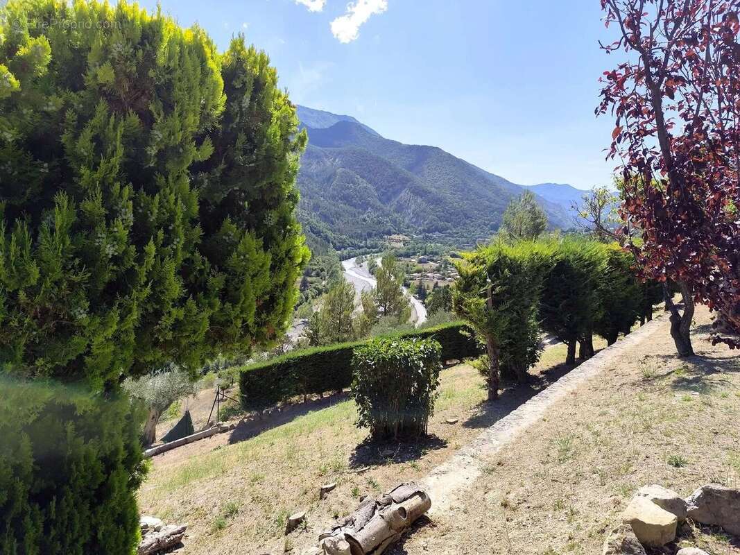 Maison à PUGET-THENIERS