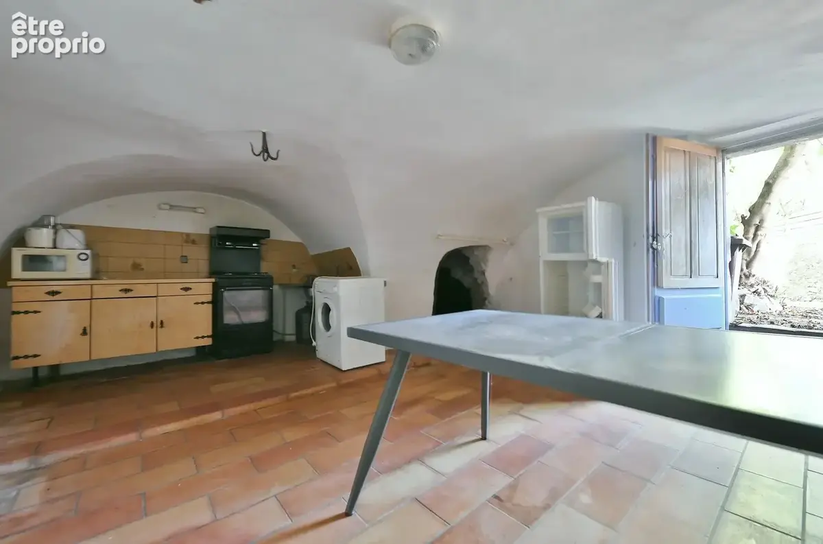 Rare à 13 km d’Uzès : Maison de village à rénover + terrain constructible indépendant - photo 3