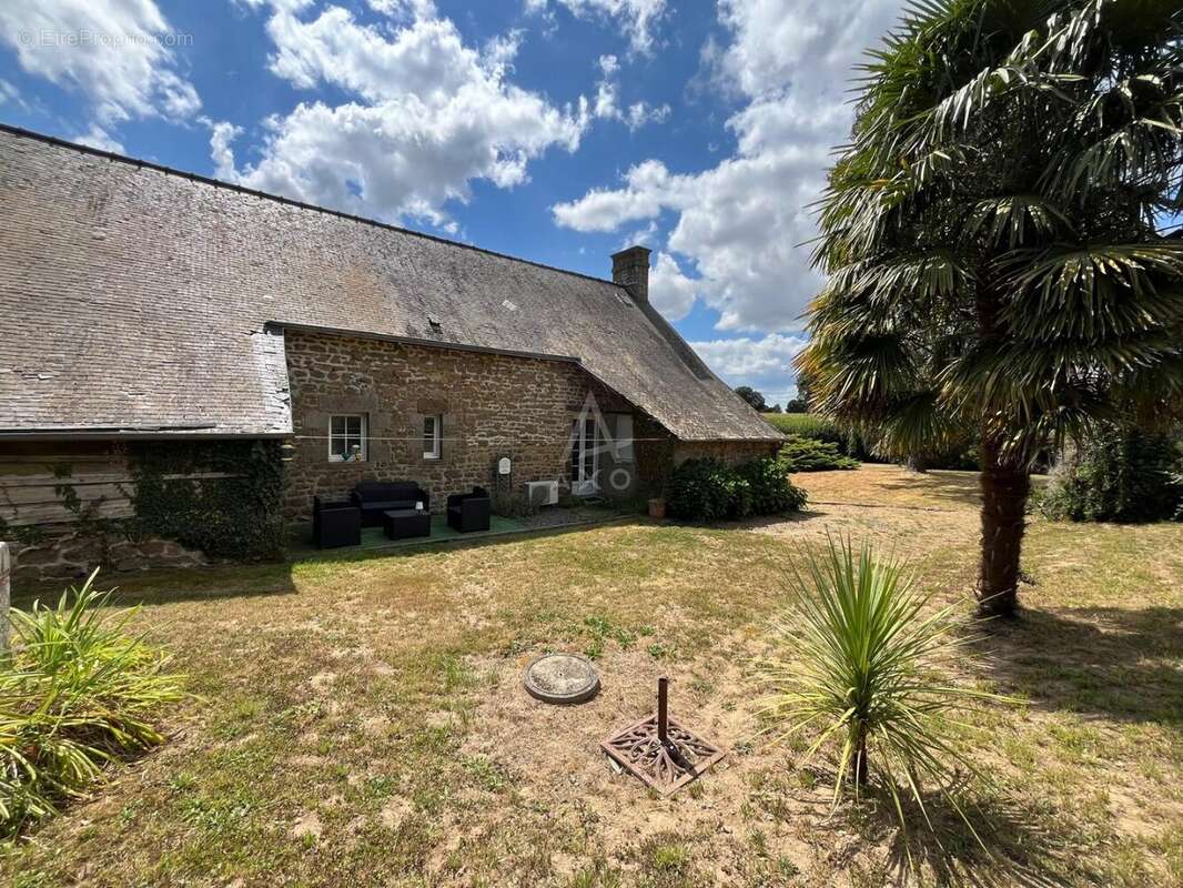 Maison 75 m² à Saint-Georges-De-Reintembault  - photo 12