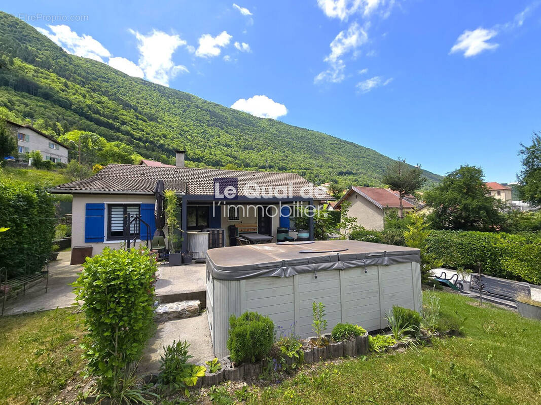 Maison à SAINT-PIERRE-DE-MESAGE
