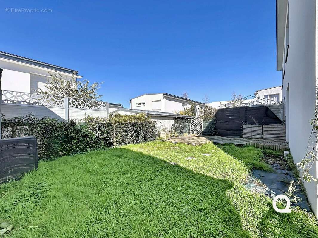 Maison à SAINT-JACQUES-DE-LA-LANDE