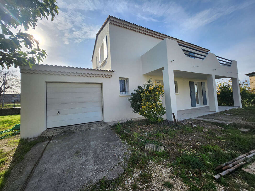 Maison à MORIERES-LES-AVIGNON