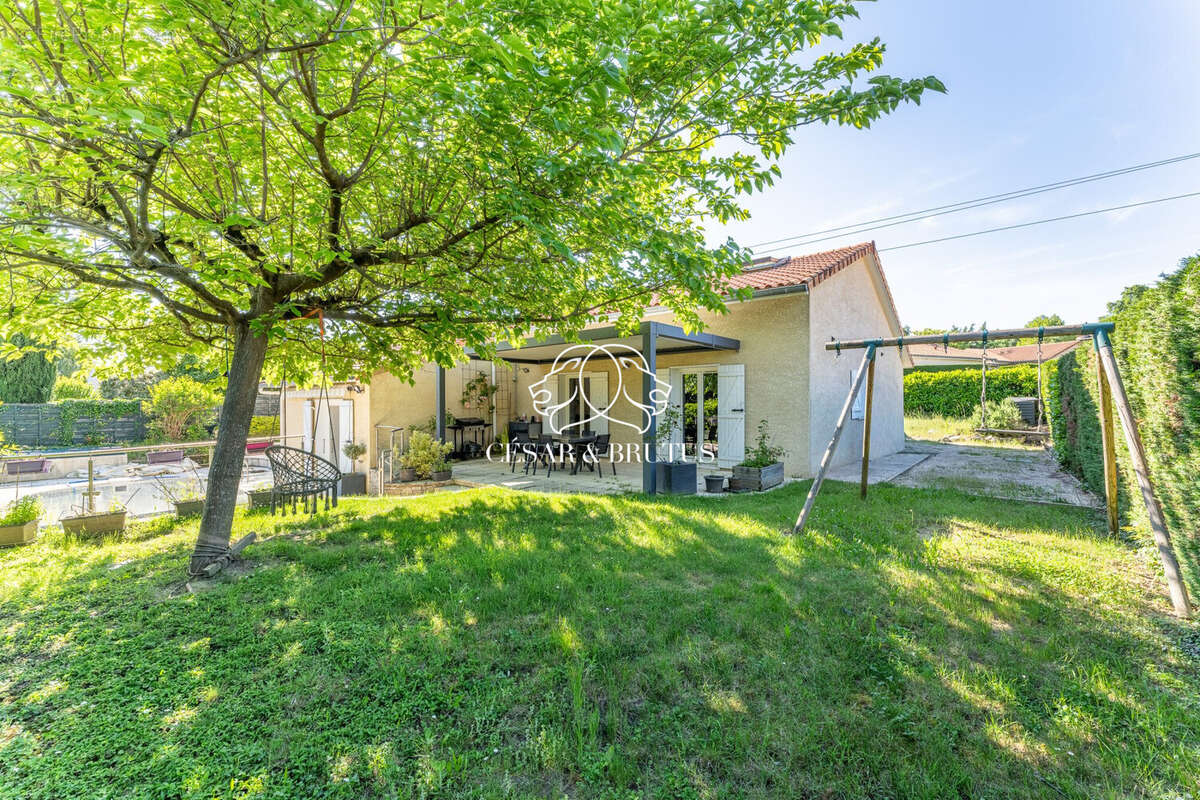 Maison à LA TOUR-DE-SALVAGNY